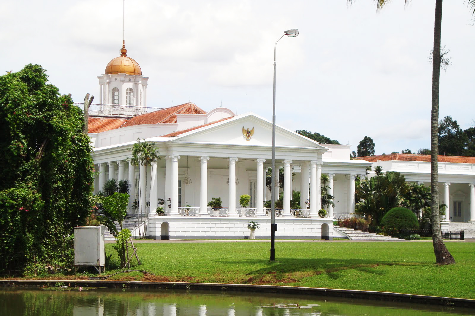 Arsitektur Istana Bogor